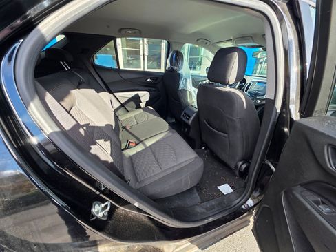 Used 2018 Chevrolet Equinox LT FWD image 14