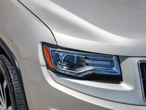 Used 2014 Jeep Grand Cherokee Limited w/ Luxury Group II AWD/4WD image 4