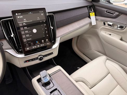 New 2026 Volvo XC90 T8 Ultra image 25