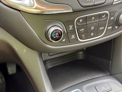 Certified 2022 Chevrolet Equinox LT FWD image 27