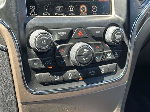 Used 2017 Jeep Grand Cherokee Limited AWD/4WD image 49