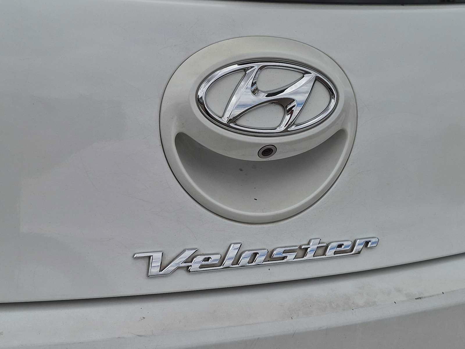 Used 2016 Hyundai Veloster Turbo FWD image 12