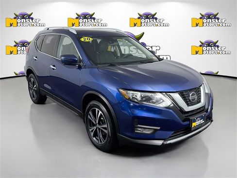 Used 2020 Nissan Rogue SV image 3