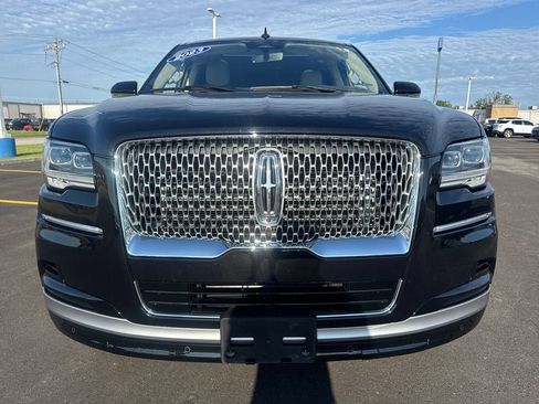 Used 2023 Lincoln Navigator Reserve AWD/4WD image 9