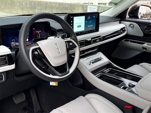 New 2026 Lincoln Aviator Reserve image 16