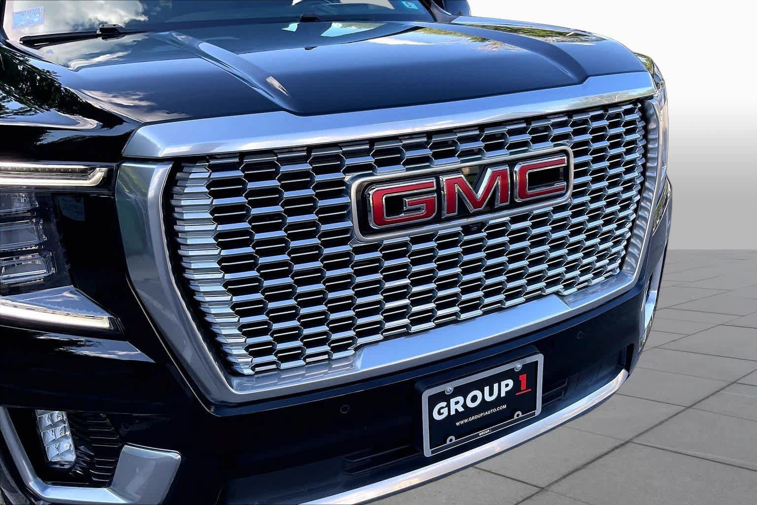 Used 2024 GMC Yukon Denali w/ Advanced Technology Package AWD/4WD image 31