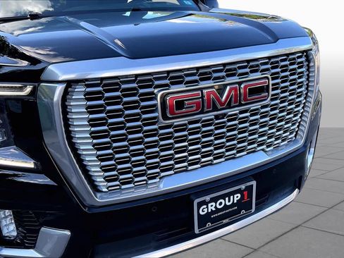 Used 2024 GMC Yukon Denali w/ Advanced Technology Package AWD/4WD image 31