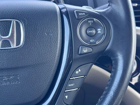 Used 2016 Honda Pilot Touring image 10