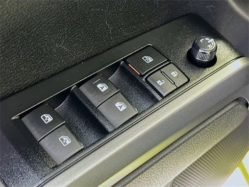 Used 2023 Toyota Tacoma TRD Off-Road image 18