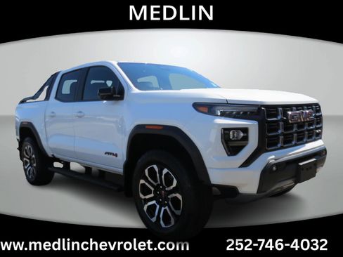 Used 2025 GMC Canyon AT4 w/ Nightfall Edition AWD/4WD image 2