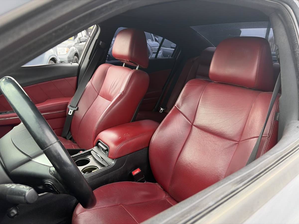Used 2014 Dodge Charger R/T RWD image 3