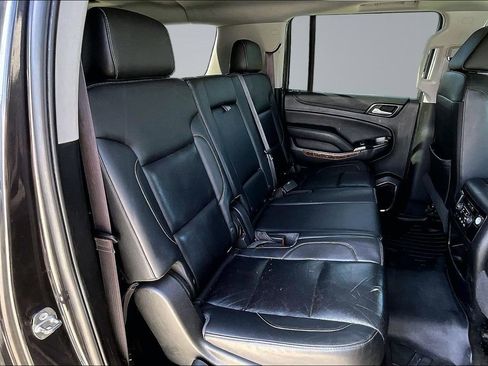 Used 2017 Chevrolet Suburban Premier AWD/4WD image 18