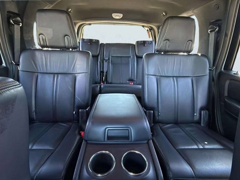 Used 2017 Lincoln Navigator Select AWD/4WD image 14