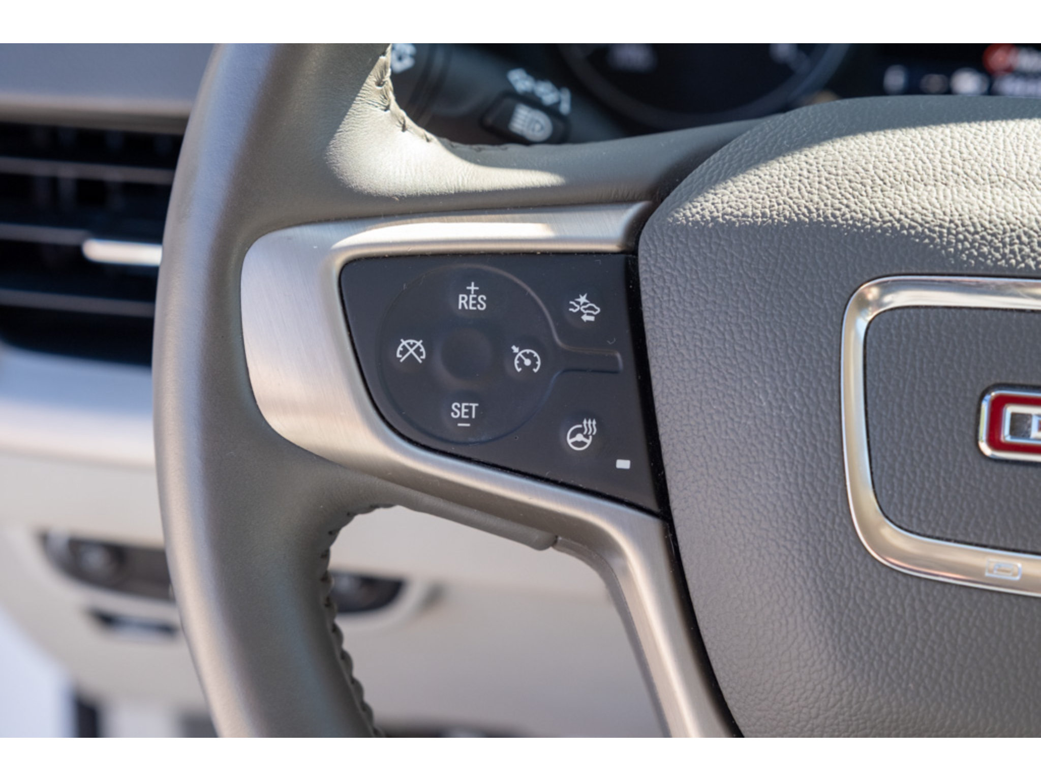 Used 2019 GMC Terrain Denali w/ Advanced Safety Package FWD image 18