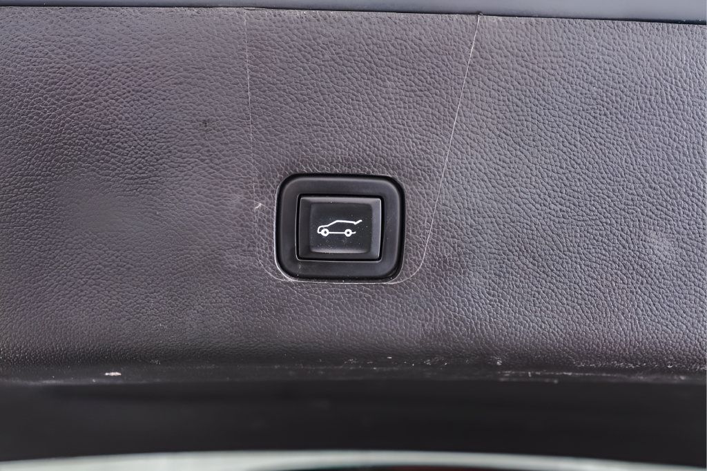 Used 2020 Chevrolet Traverse RS w/ LPO, 'HIT The Road' Package AWD/4WD image 47