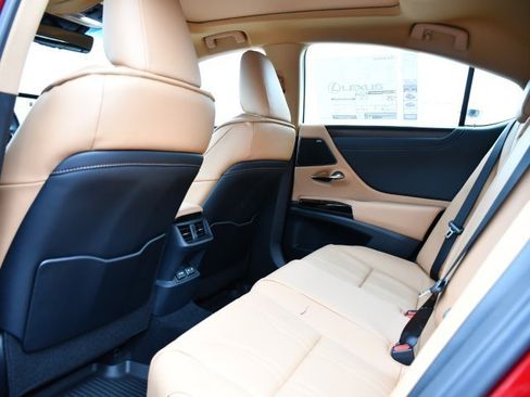 New 2025 Lexus ES 350 Luxury image 17