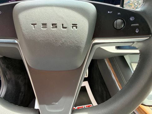 Used 2022 Tesla Model S image 21