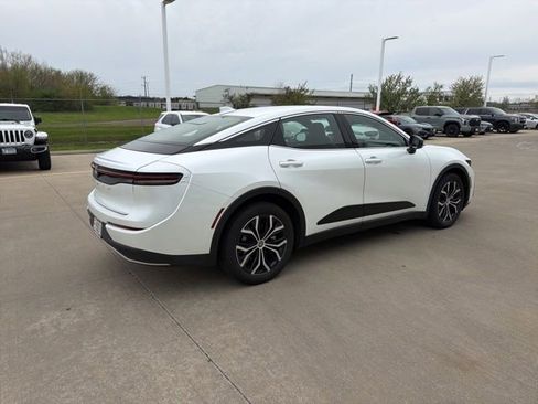 Used 2026 Toyota Crown XLE image 3