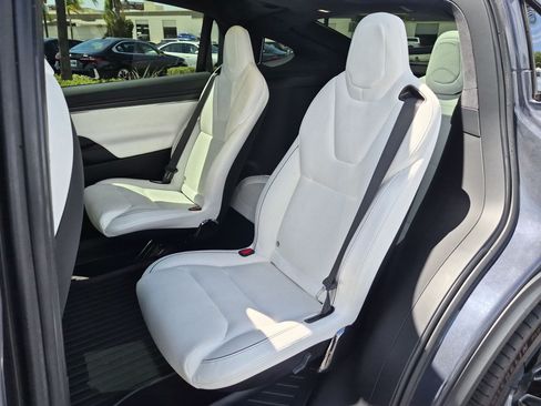 Used 2023 Tesla Model X Plaid AWD/4WD image 31