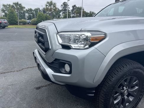 Used 2023 Toyota Tacoma SR5 w/ Technology Package AWD/4WD image 6