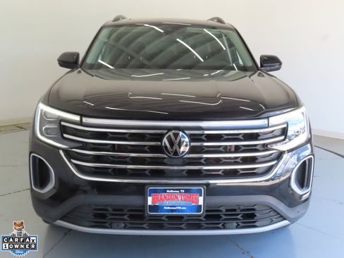 Used 2024 Volkswagen Atlas SE w/ Panoramic Sunroof Package FWD image 9
