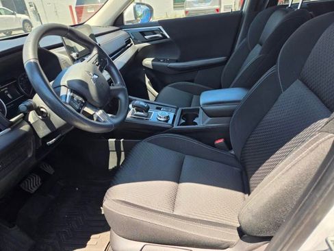 Used 2022 Mitsubishi Outlander ES AWD/4WD image 7
