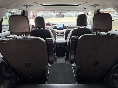 Used 2023 Ford Explorer XLT w/ Equipment Group 202A image 14