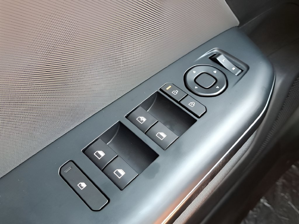 Used 2025 Kia K4 FWD image 26