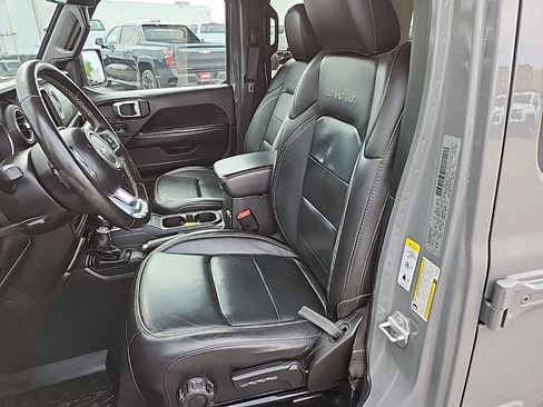 Used 2019 Jeep Wrangler Unlimited Sahara AWD/4WD image 31