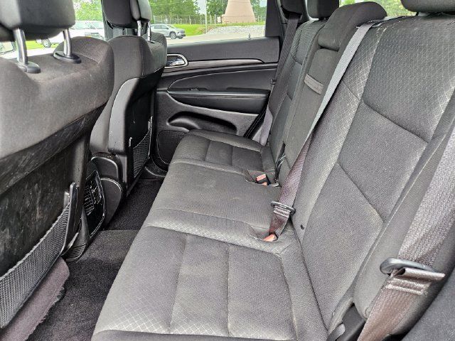 Used 2021 Jeep Grand Cherokee Laredo AWD/4WD image 25