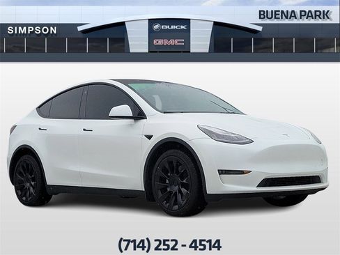 Used 2023 Tesla Model Y Long Range image 1