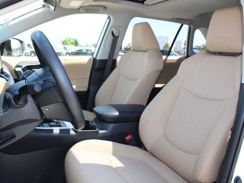 Used 2025 Toyota RAV4 XLE w/ Convenience Package FWD image 31