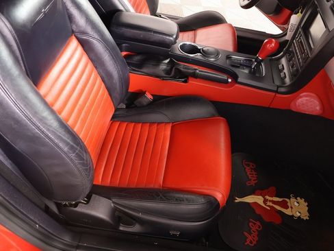 Used 2003 Ford Thunderbird Base image 11