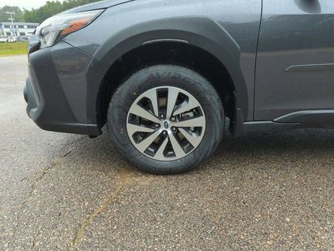 Used 2025 Subaru Outback Premium image 34
