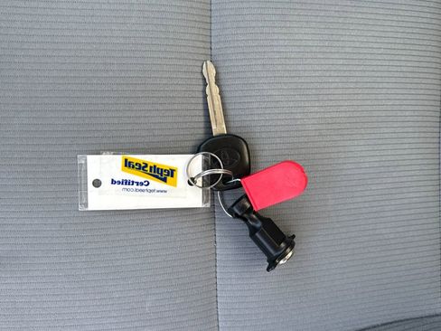 Used 2015 Toyota Corolla L image 29