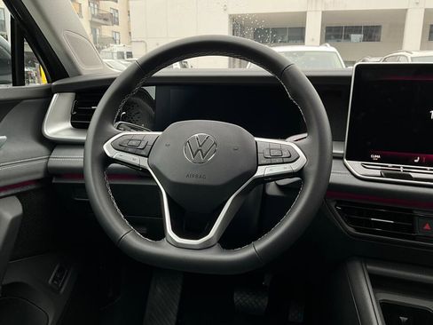 New 2026 Volkswagen Tiguan SE image 20