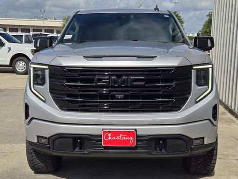 Used 2022 GMC Sierra 1500 Elevation RWD image 3