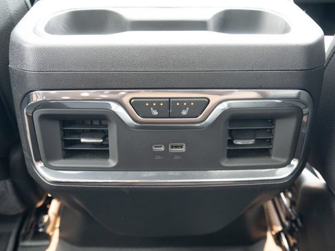 Used 2024 GMC Sierra 3500 Denali w/ Denali Reserve Package AWD/4WD image 20