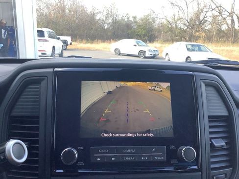 Used 2024 Nissan Titan SV image 20