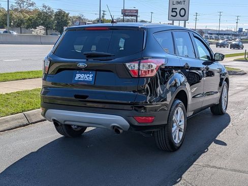 Used 2017 Ford Escape SE image 5