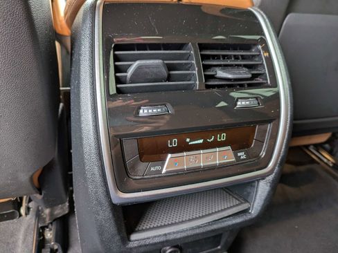 Used 2023 BMW X6 xDrive40i w/ Executive Package AWD/4WD image 19