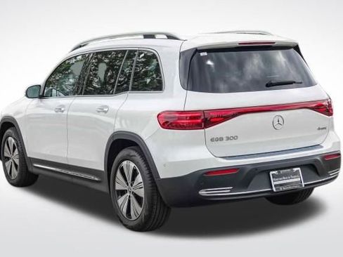 Certified 2024 Mercedes-Benz EQB 300 4MATIC image 5