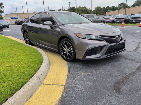 Used 2023 Toyota Camry SE w/ Convenience Package FWD image 13