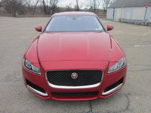 Used 2018 Jaguar XF Premium image 23