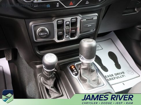 Used 2023 Jeep Wrangler Unlimited w/ Cold Weather Group AWD/4WD image 37