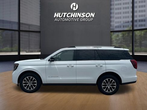 Used 2025 Ford Expedition Platinum AWD/4WD image 4