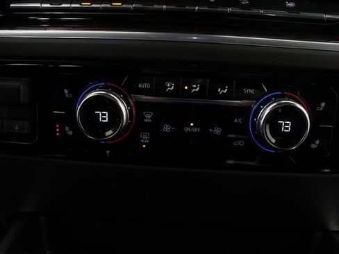 Used 2024 GMC Sierra 1500 Elevation w/ Elevation Premium Package image 7