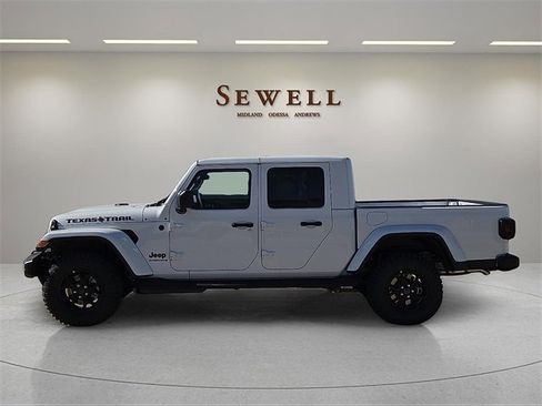 New 2026 Jeep Gladiator Sport image 2
