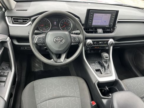 Used 2022 Toyota RAV4 XLE image 8