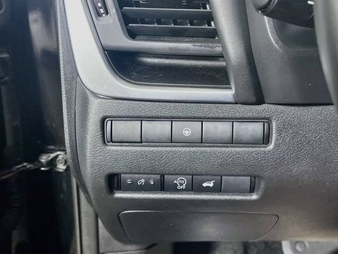 Used 2025 Nissan Rogue SV FWD image 15